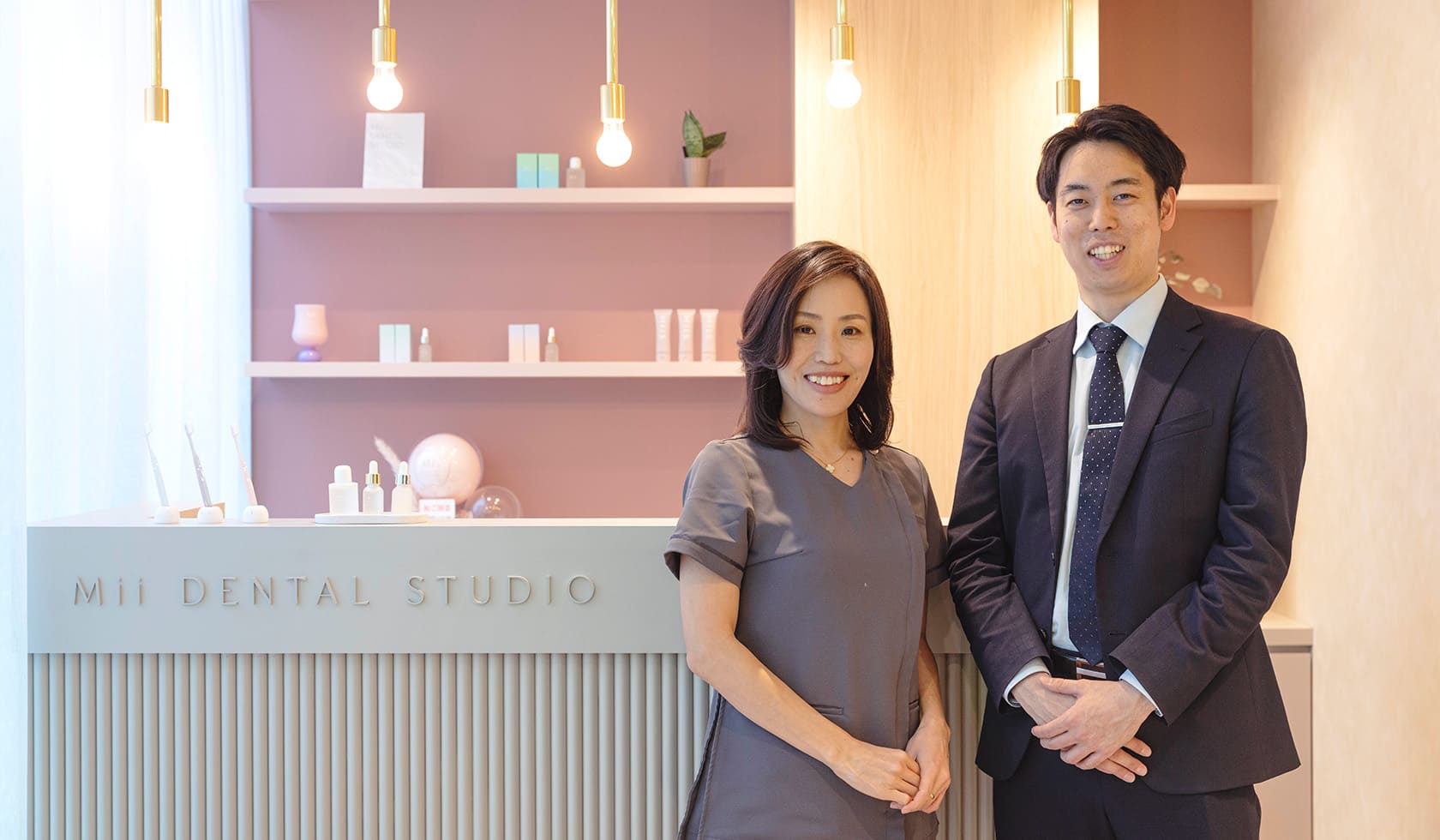 Mii DENTAL STUDIO 金井美樹院長とアットクリニック担当者