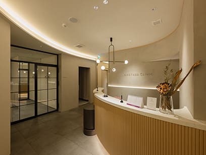Another clinic 院内の様子