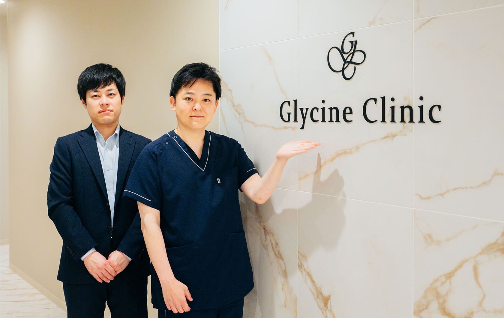 グリシーヌクリニック 藤本雅史院長とアットクリニック担当者