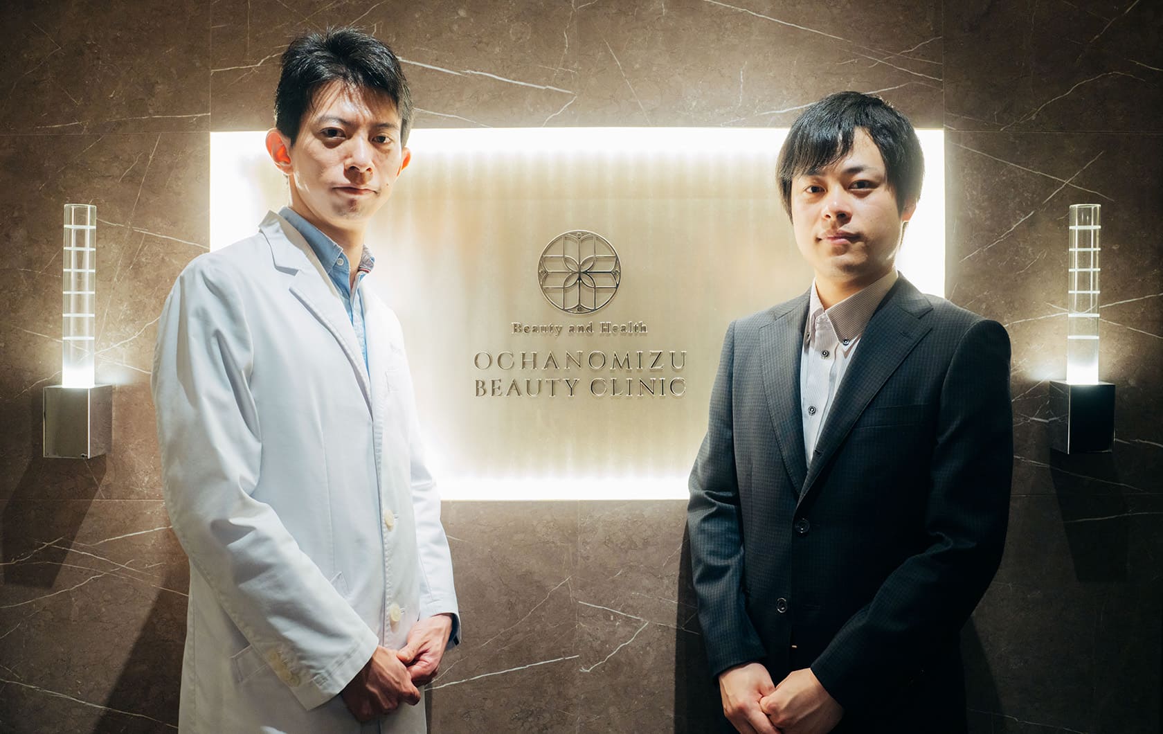 お茶の水美容形成クリニック 吉井健吾医師とアットクリニック担当者